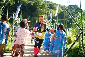 BIB: 2919
                            <button type="button" onclick="openModal(19050379)" class="btn btn-primary btn-sm float-right btn-popup" data-toggle="modal" data-target=".modal-high-quality">
                        <i class="fas fa-shopping-cart"></i> Add to Cart
                    </button>
                                            <button type="button" onclick="isThisMe(19050379, true)" class="btn btn-success btn-sm float-right btn-popup btn-isme hidden" data-toggle="tooltip" data-placement="bottom" title="นี่คือรูปของคุณใช่ไหม คลิกที่นี่เพื่อเอาเข้าอัลบั้ม">
                        <i class="fas fa-plus"></i> Add to album
                    </button>
                    <button type="button" onclick="isThisMe(19050379, false)" class="btn btn-warning btn-sm float-right btn-popup btn-isnotme hidden">
                        <i class="fas fa-ban"></i> Remove from album
                    </button>